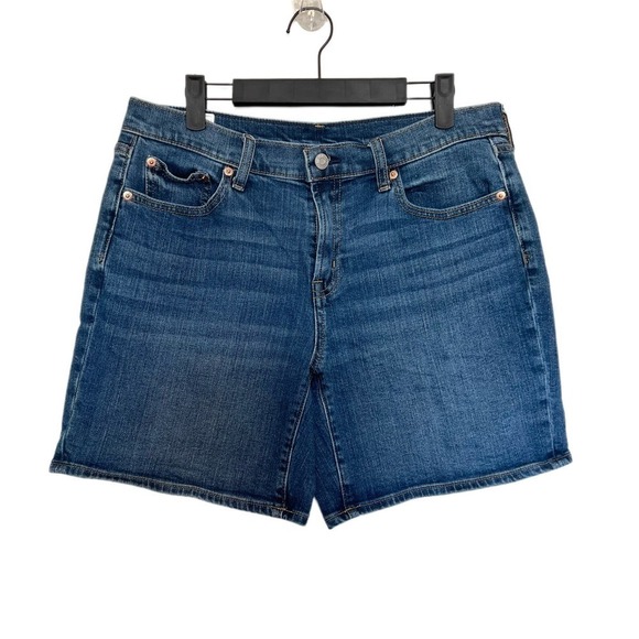 GAP 5" Mid Rise Distressed Jean Shorts in Medium Destroy Denim Size 29 / 8R - Picture 3 of 7